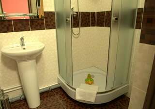 Гостиница Камелот Псков Трехместный номер «Комфорт»-2