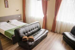 Гостиница Камелот Псков Двухместный номер с 1 кроватью или 2 отдельными кроватями-5